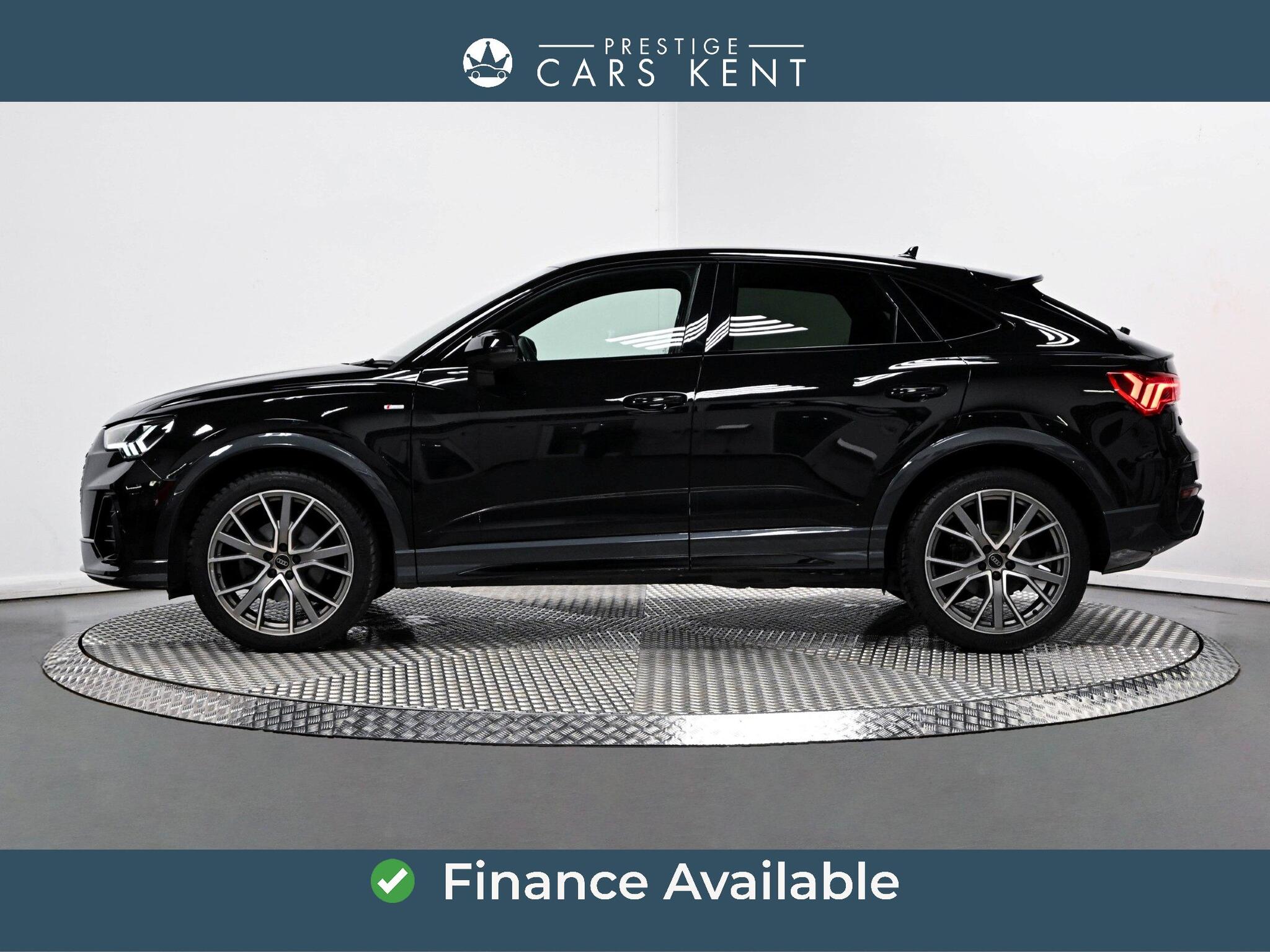 Audi Q3 view 4