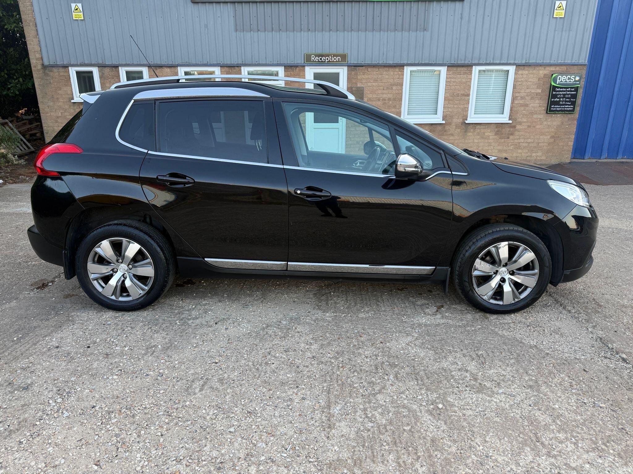 Peugeot 2008 view 4