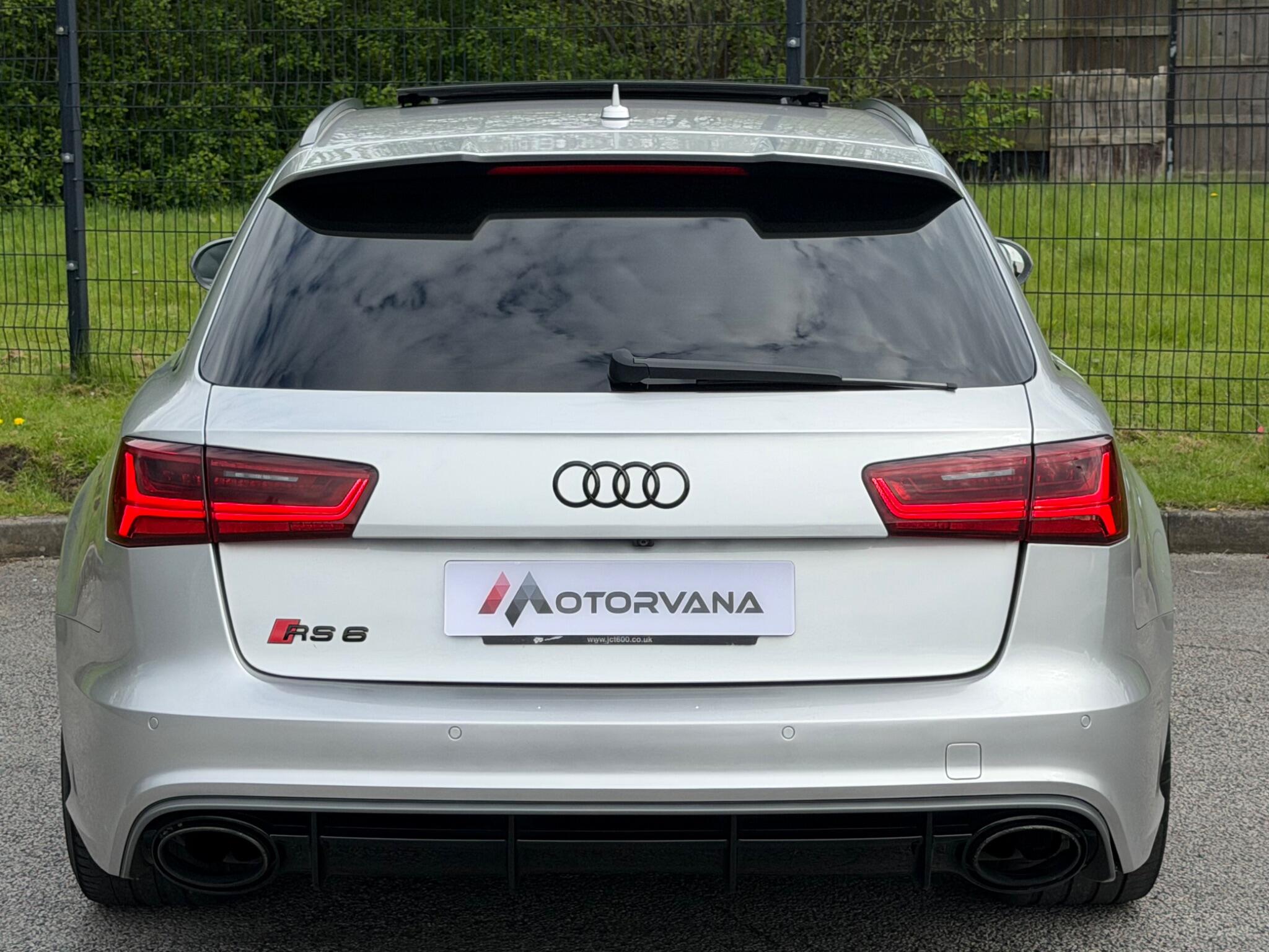 Audi RS6 view 11