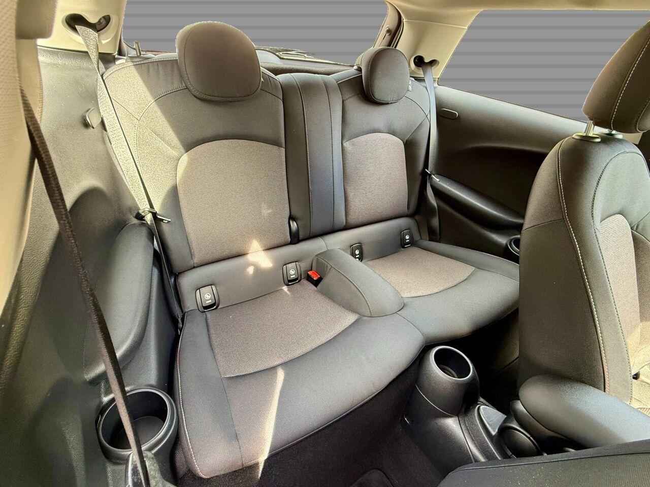 Mini Hatch view 28