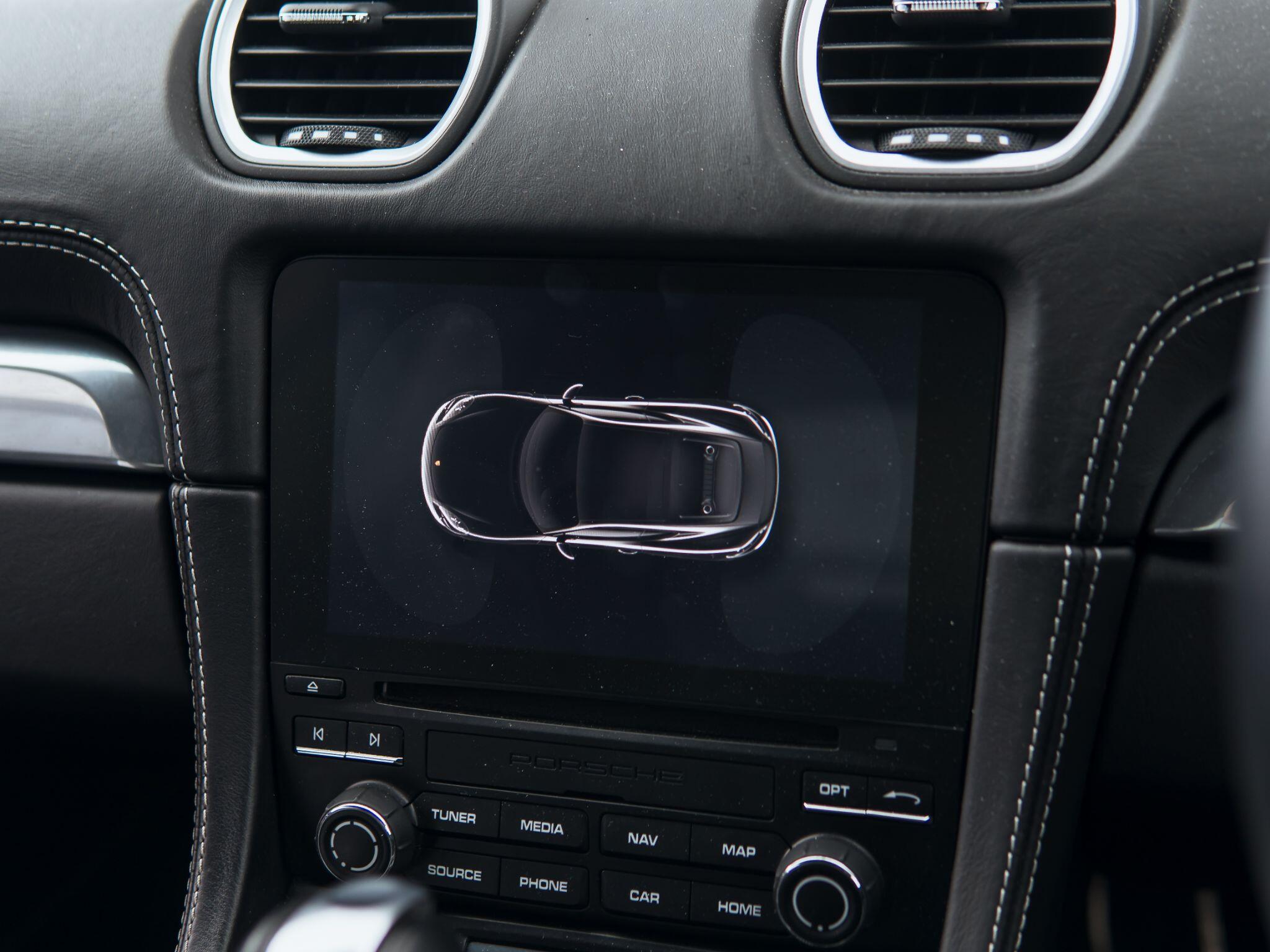 Porsche Cayman view 18
