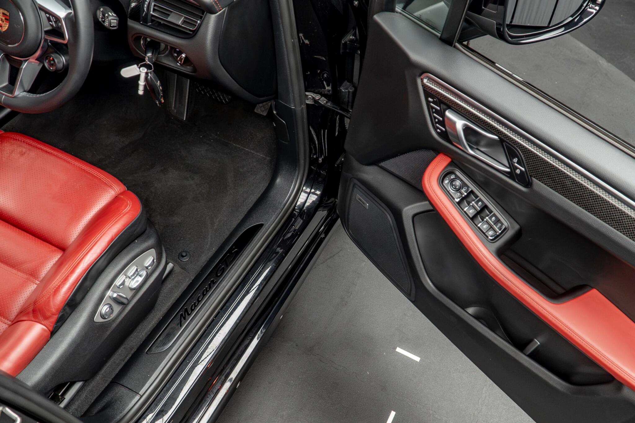 Porsche Macan view 29