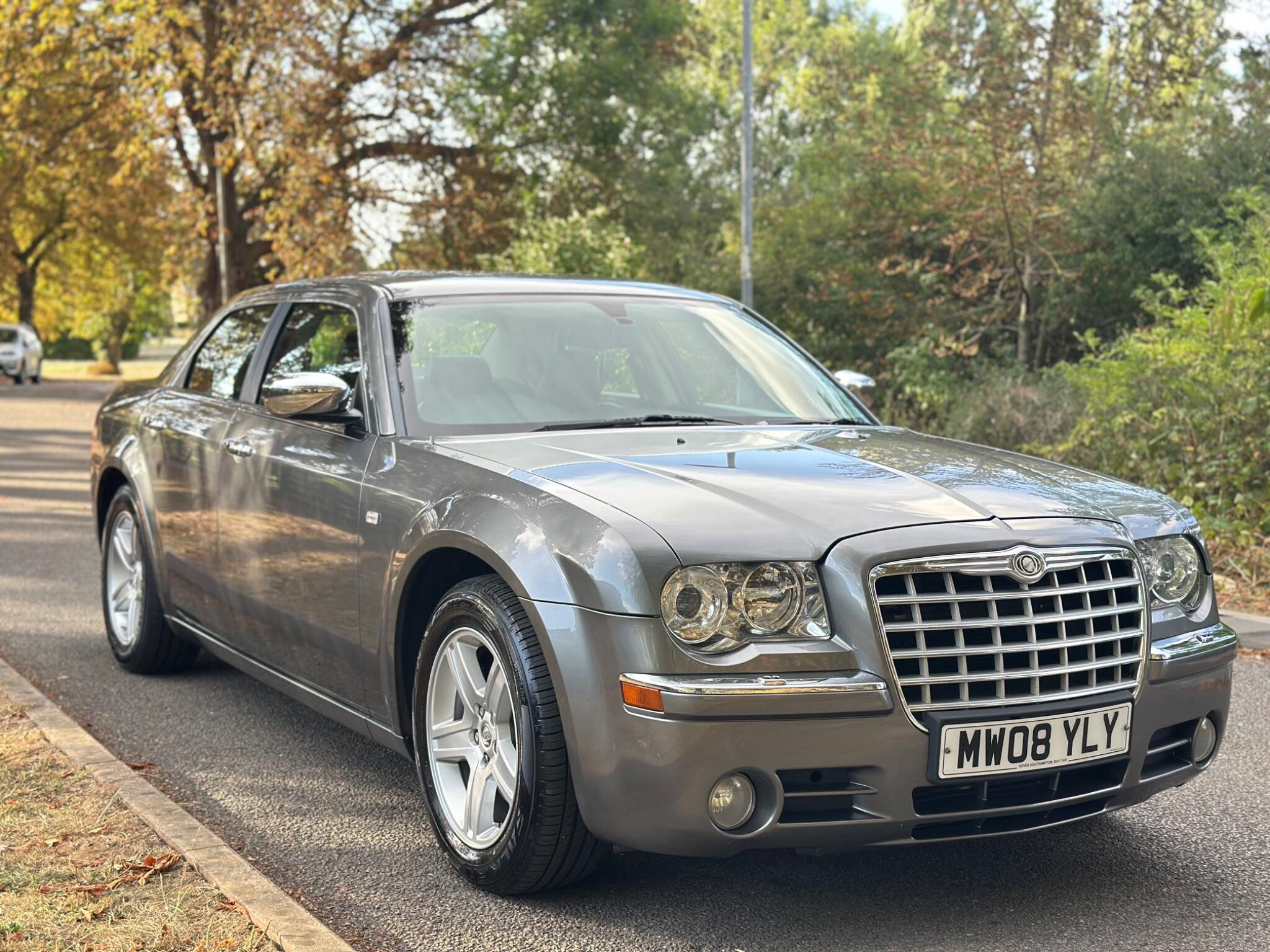 2008 Chrysler 300C image 16