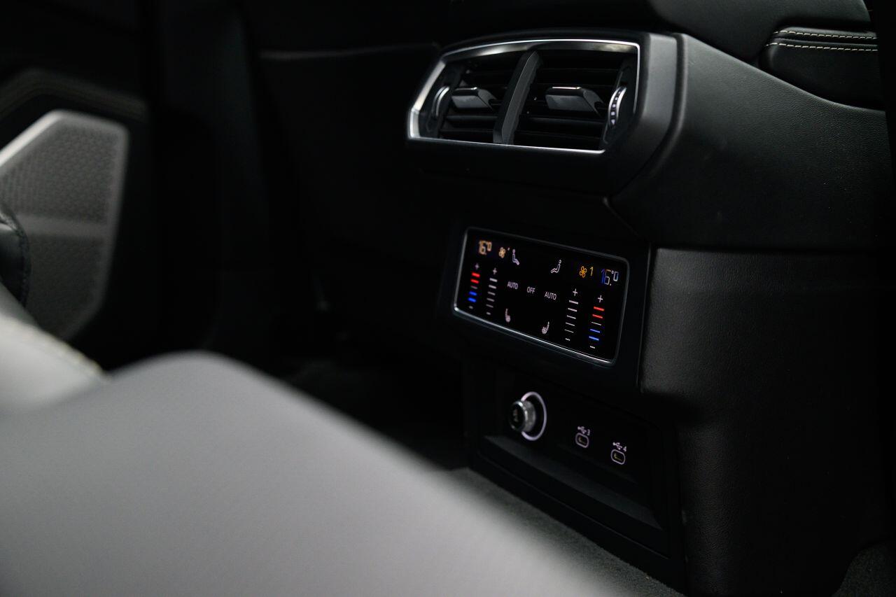 Lamborghini Urus view 59