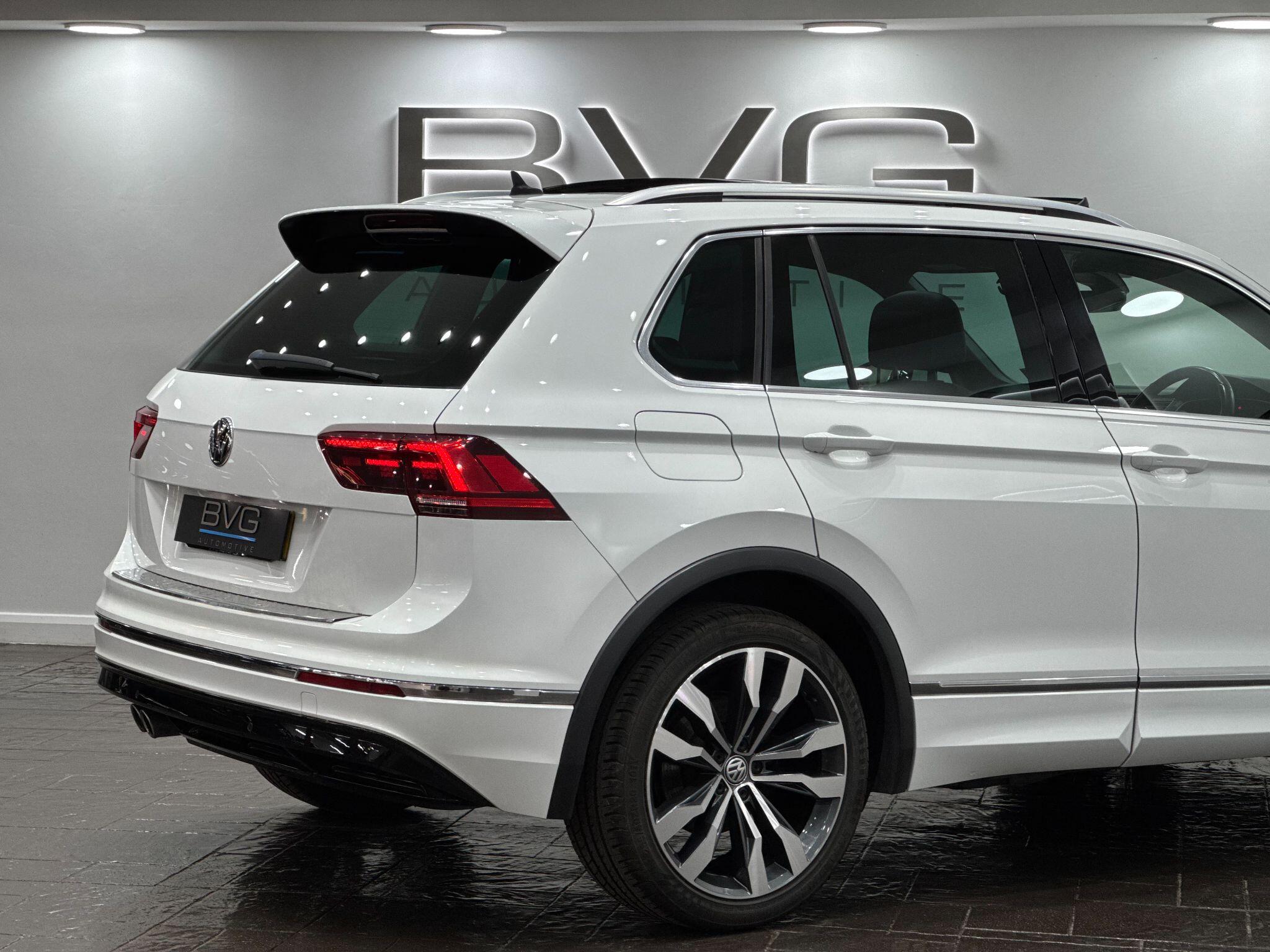 Volkswagen Tiguan view 21