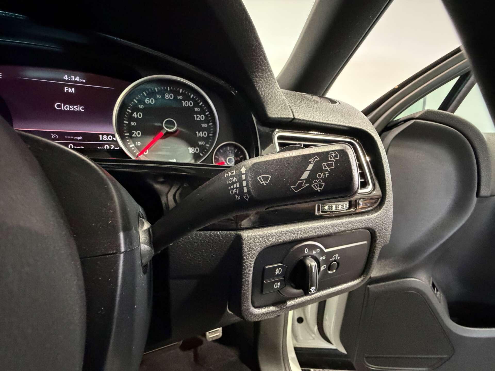 Volkswagen Touareg view 38