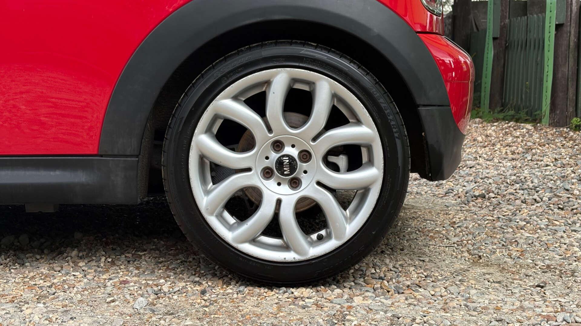 Mini Hatch view 27