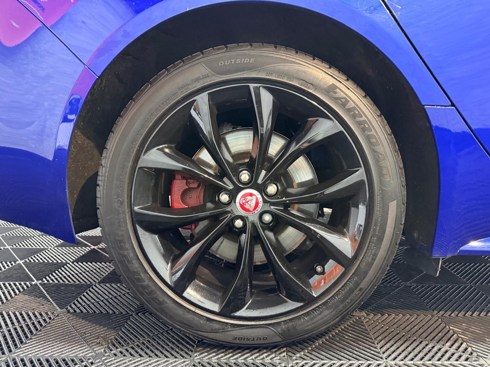 Jaguar XF view 24