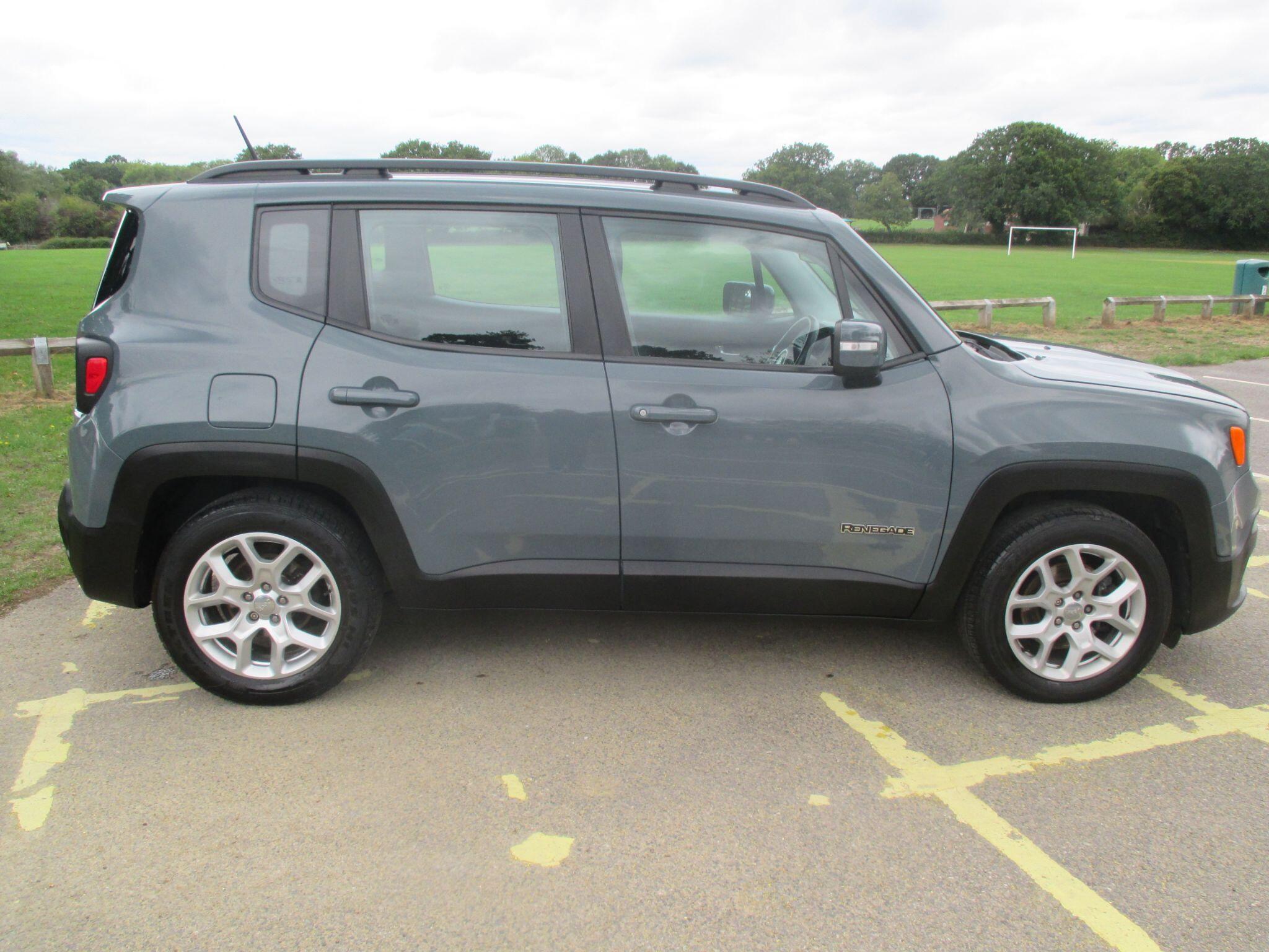 Jeep Renegade view 10