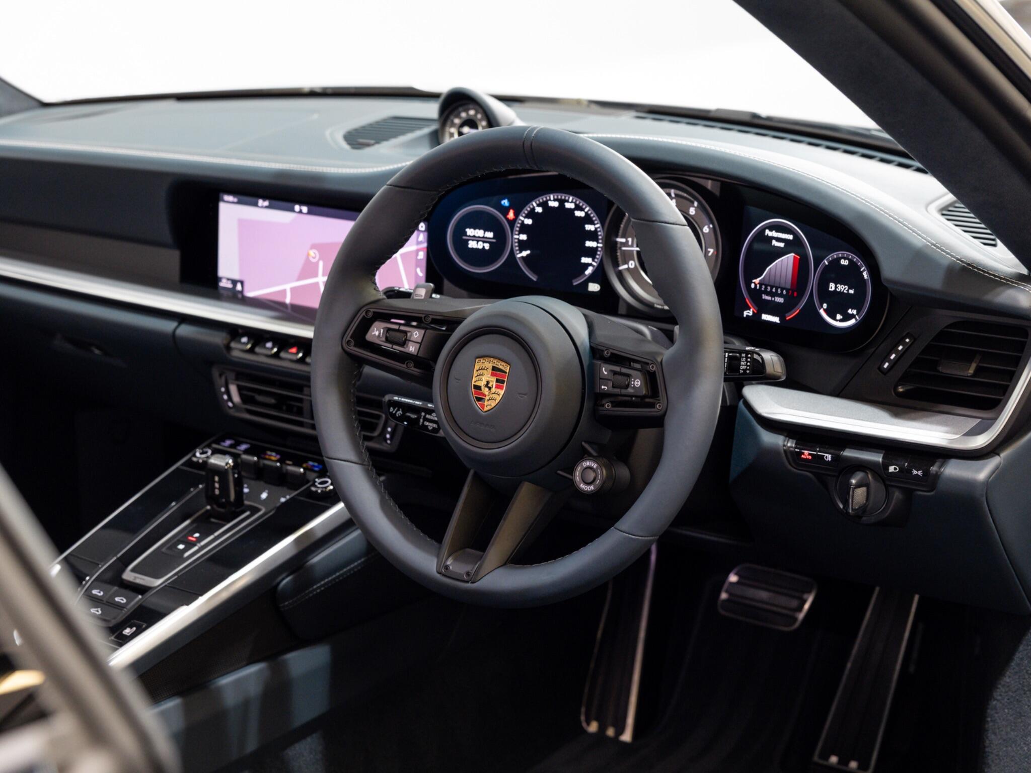 Porsche 911 view 21