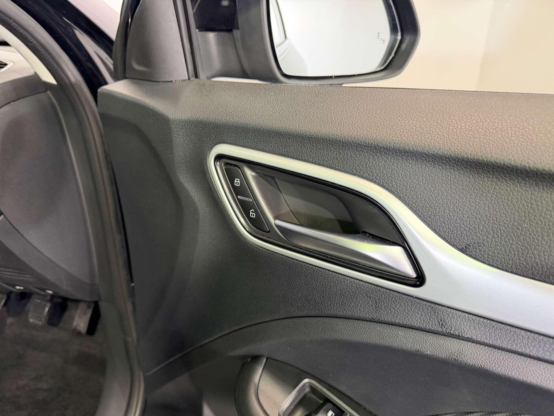 MG ZS view 23