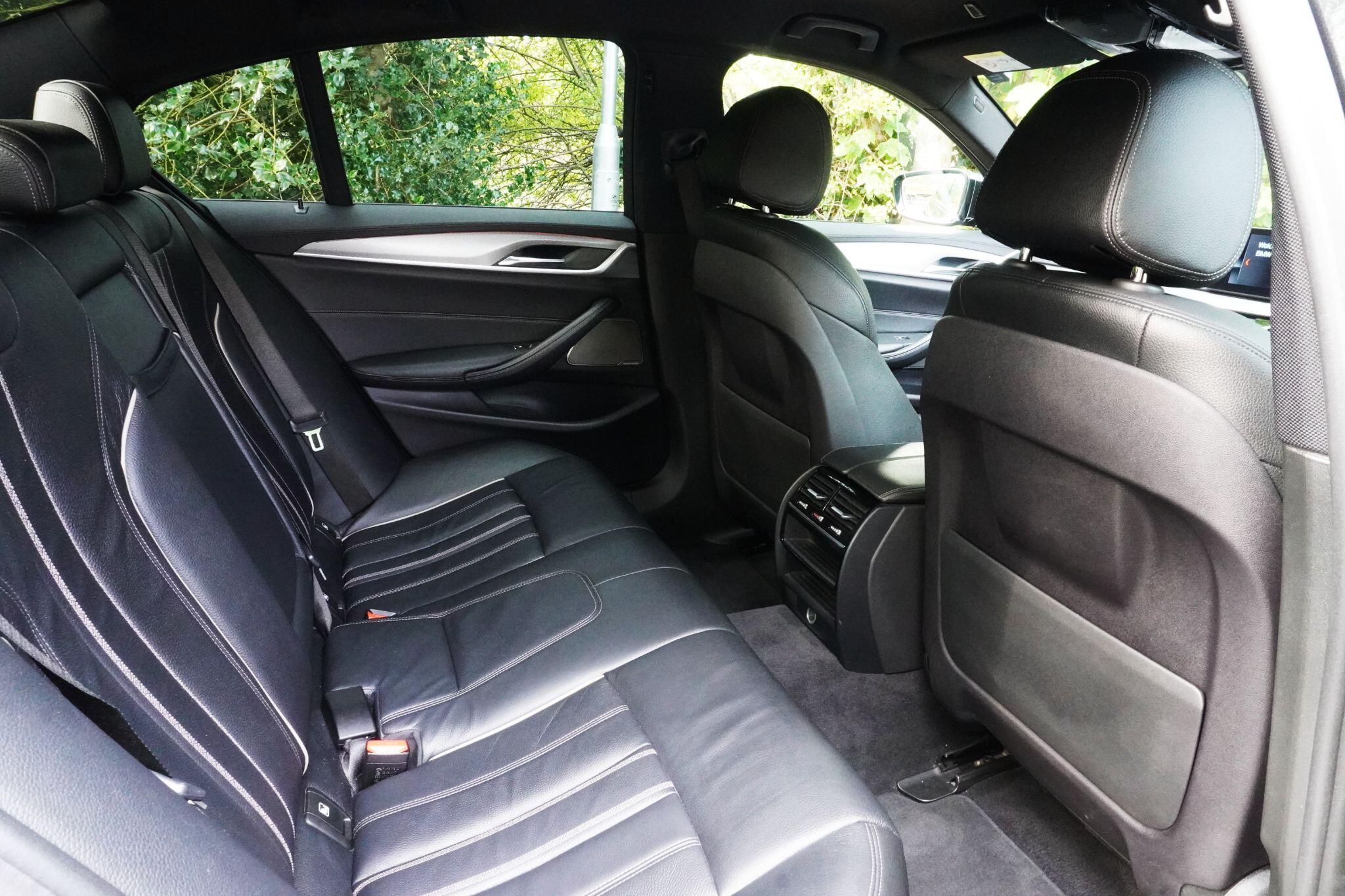 BMW 5 Series view 56