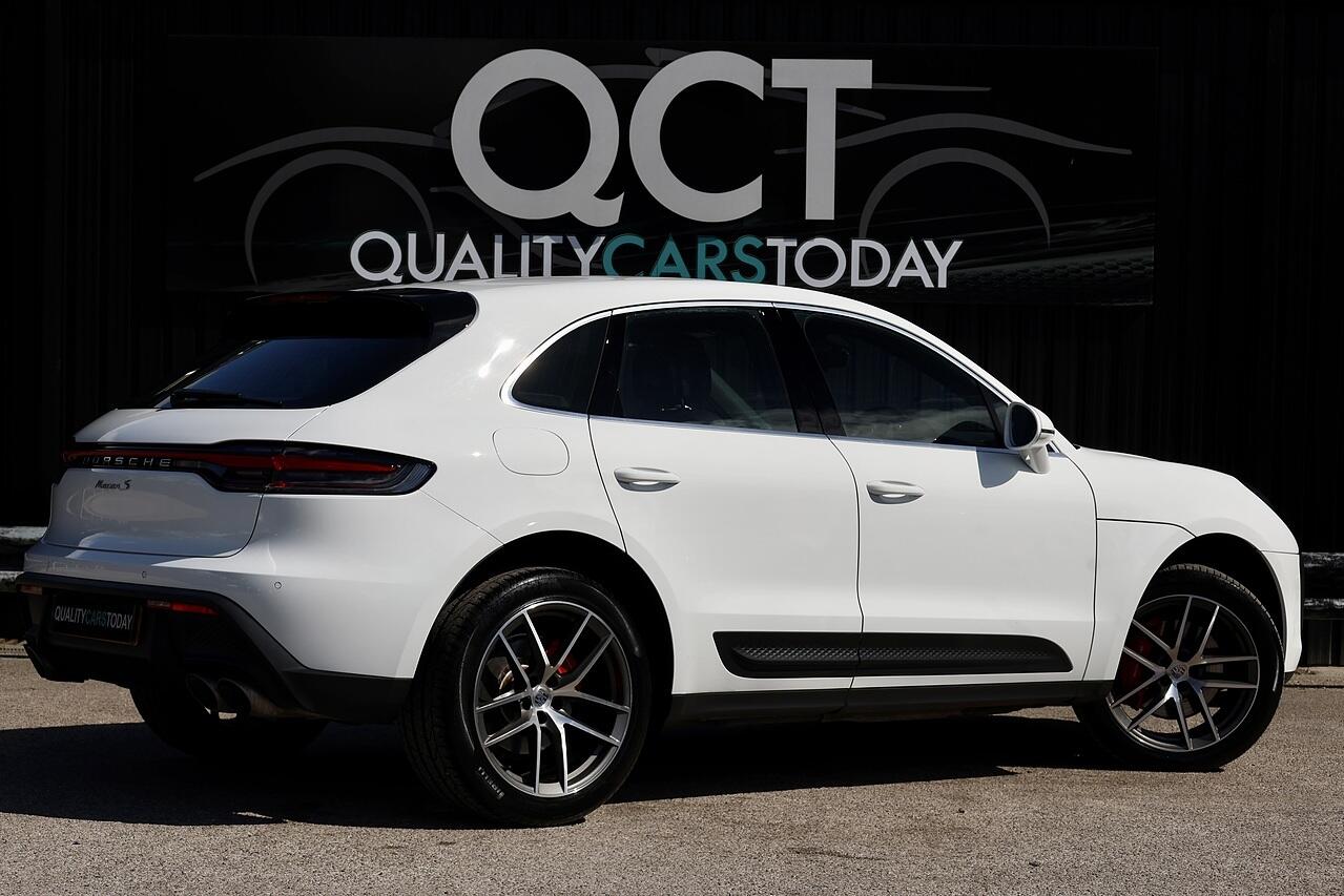 Porsche Macan view 9