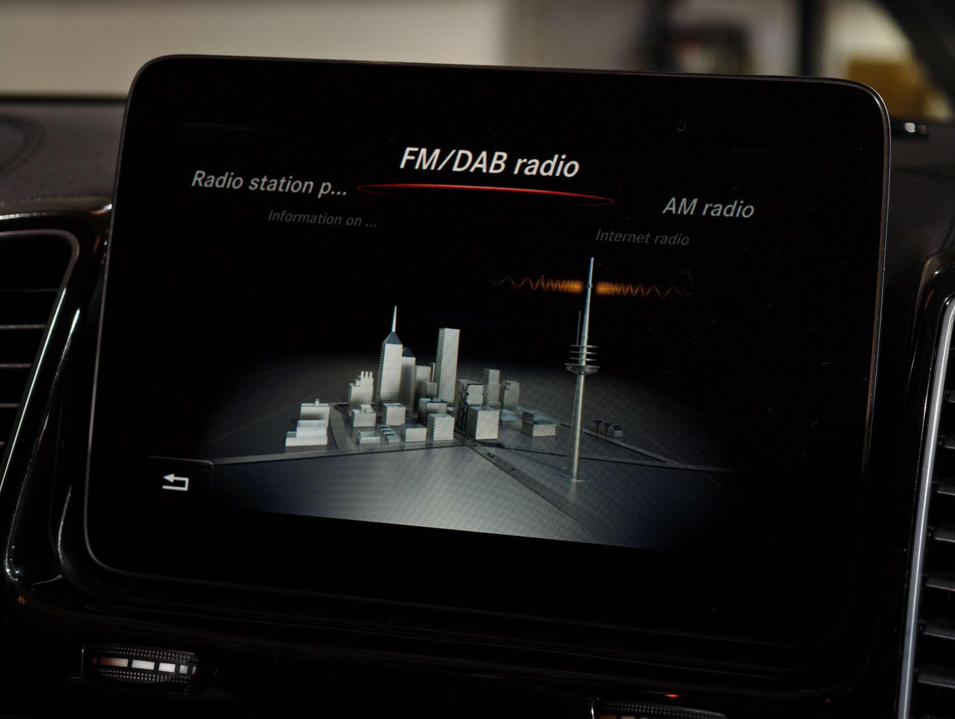 Mercedes-Benz GLS view 49