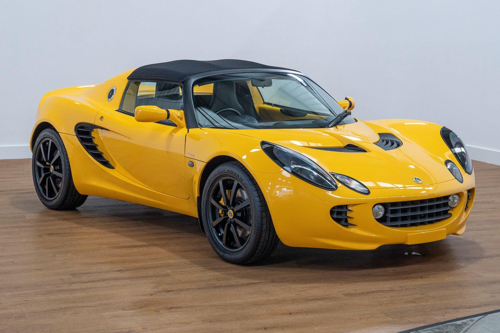 Lotus Elise view 3