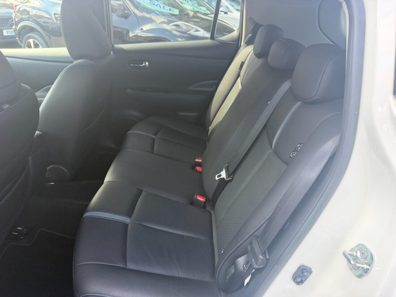 Nissan Leaf view 22