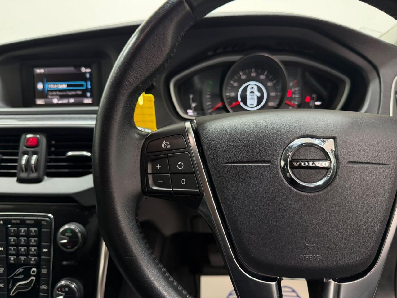 Volvo V40 view 23