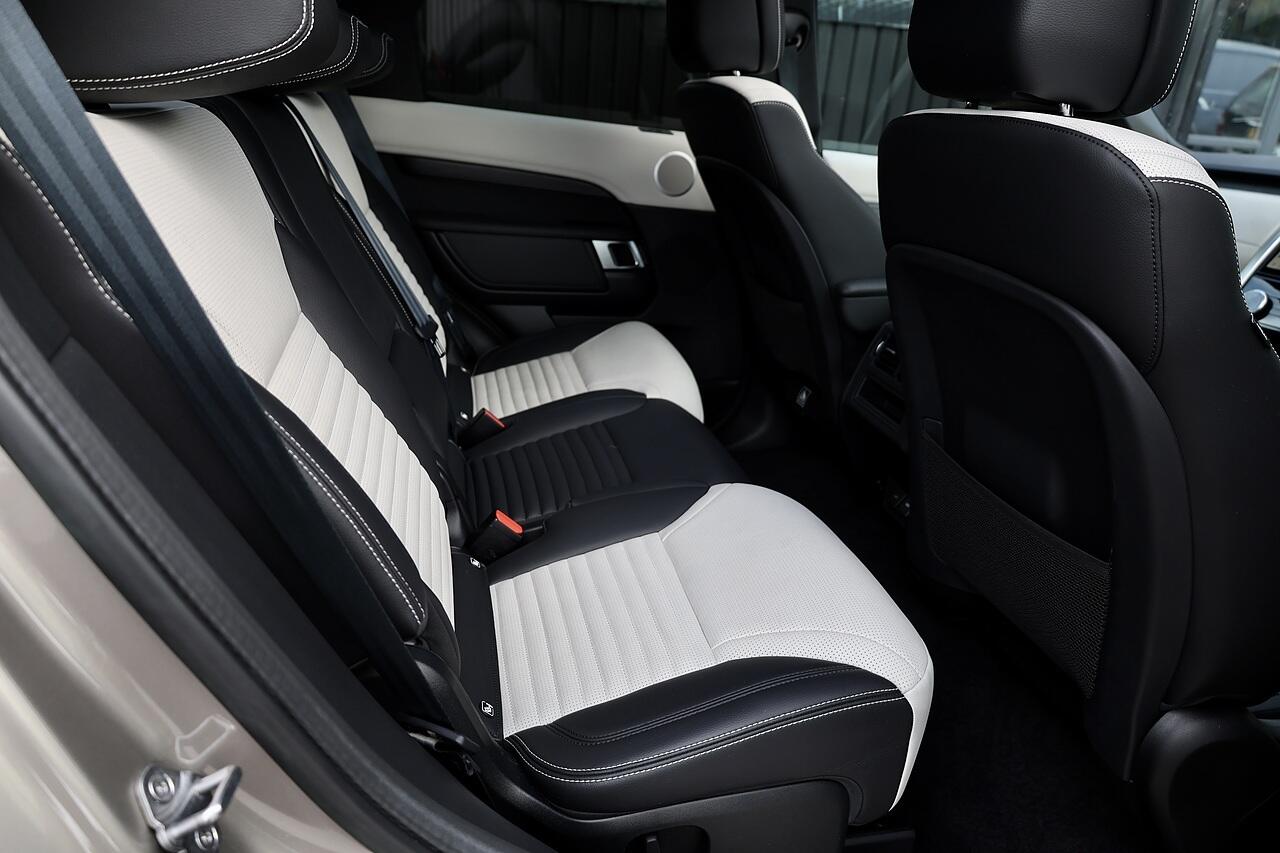 Land Rover Discovery 3 view 13