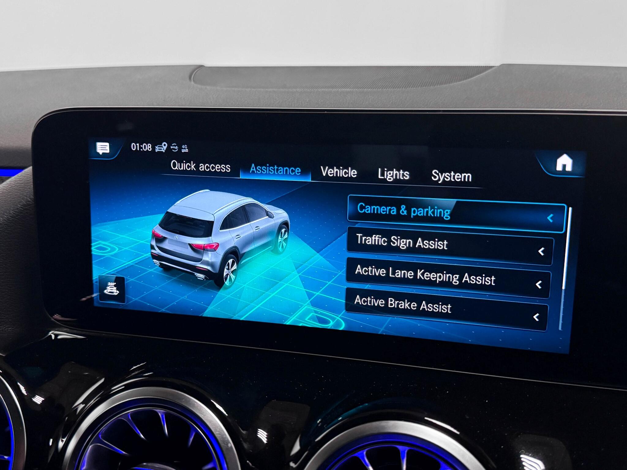 Mercedes-Benz Gla view 54