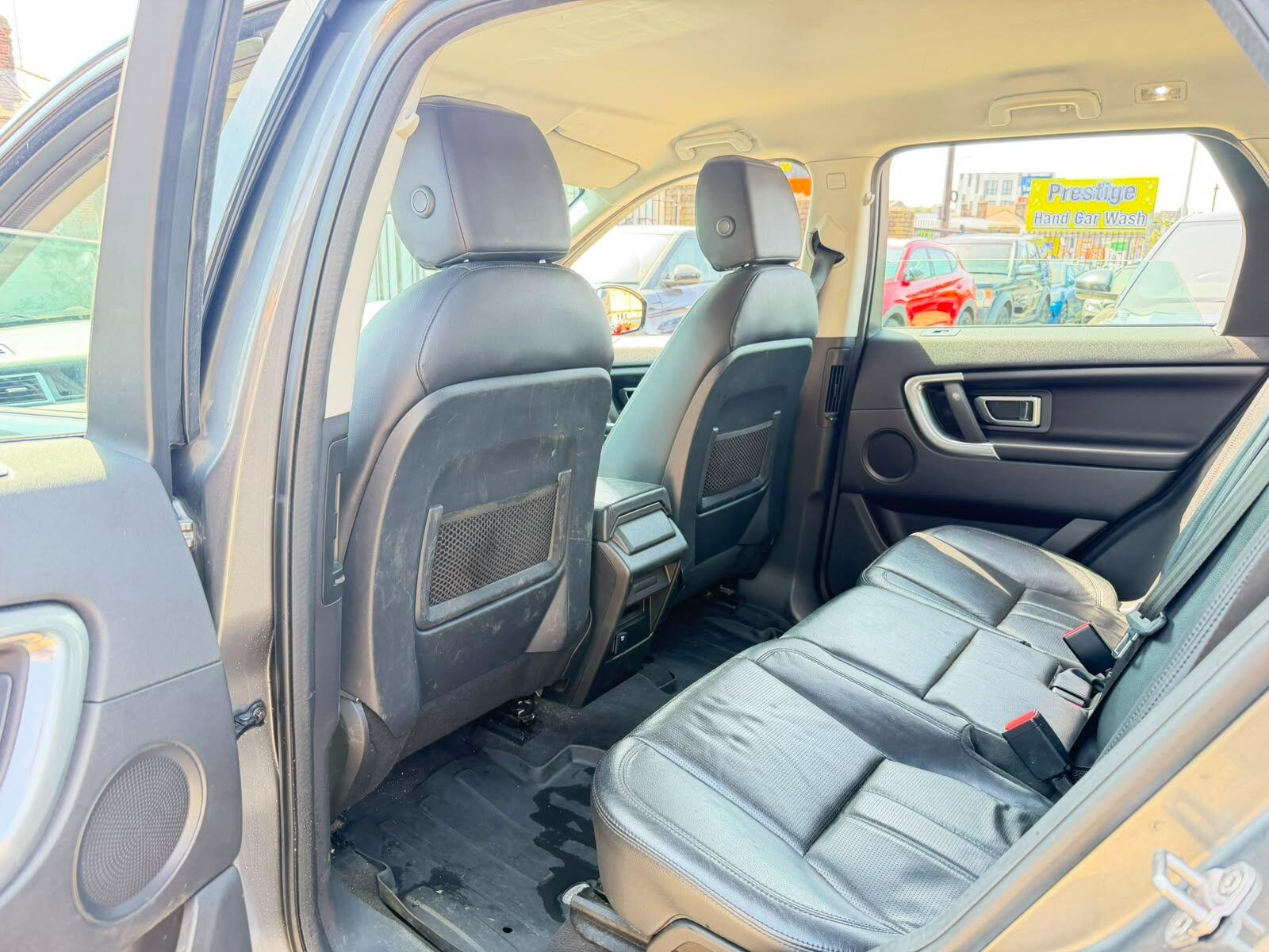 Land Rover Discovery Sport view 17