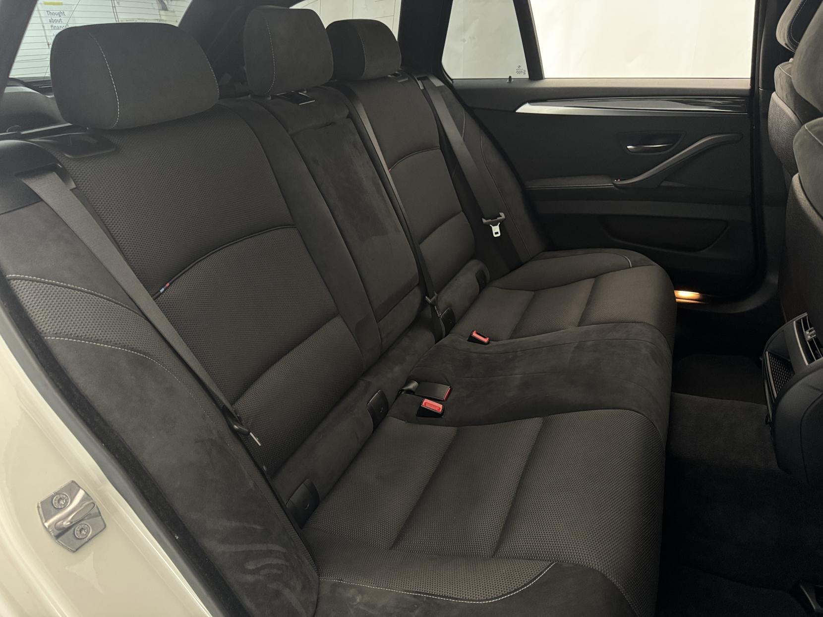 BMW 5 Series view 65