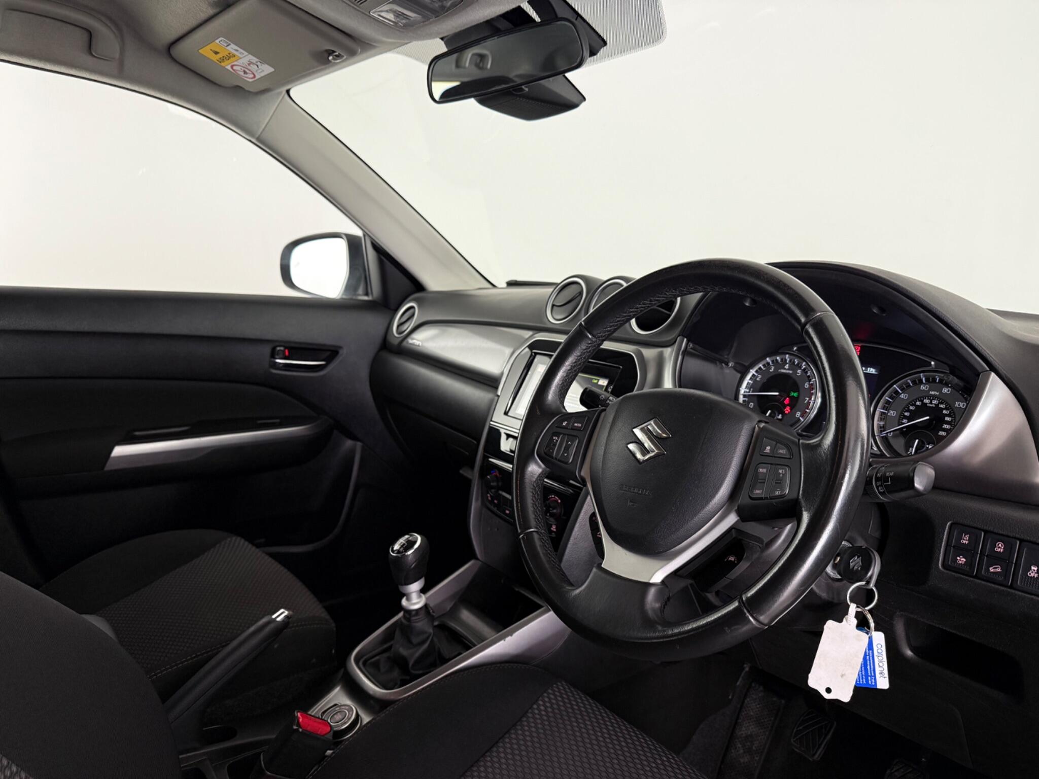 Suzuki Vitara view 3
