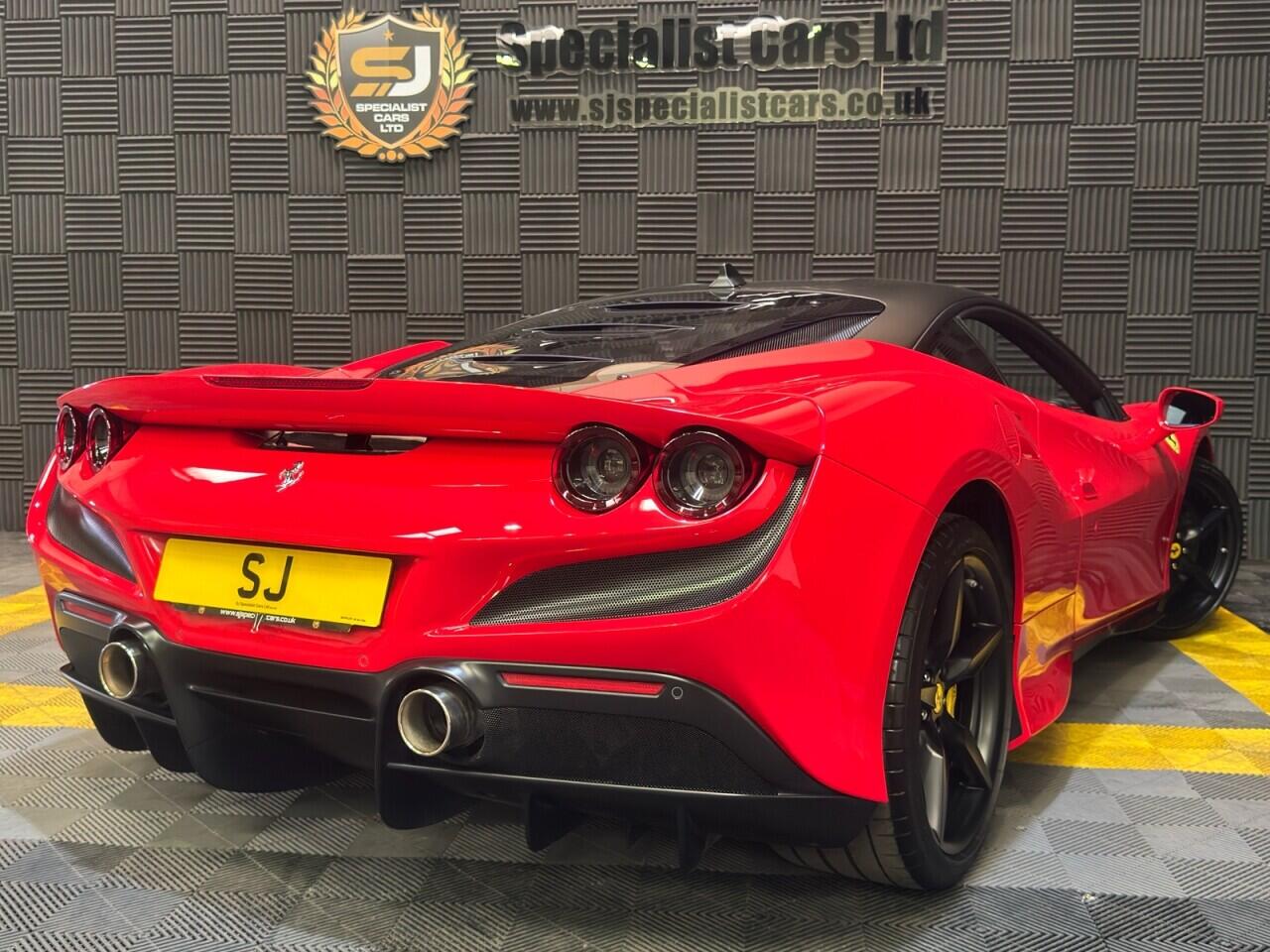 Ferrari F8 Tributo view 30