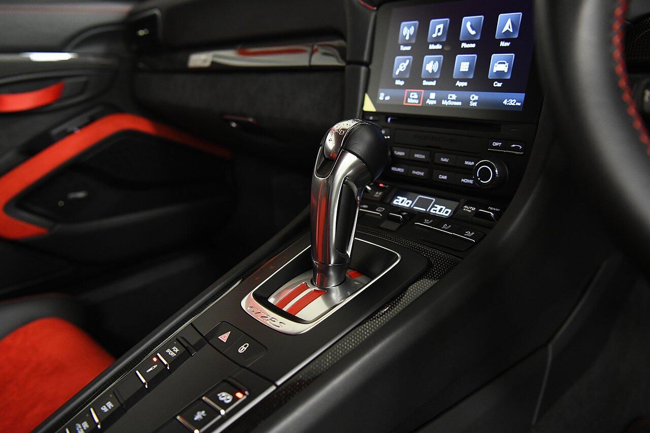 Porsche 911 view 22