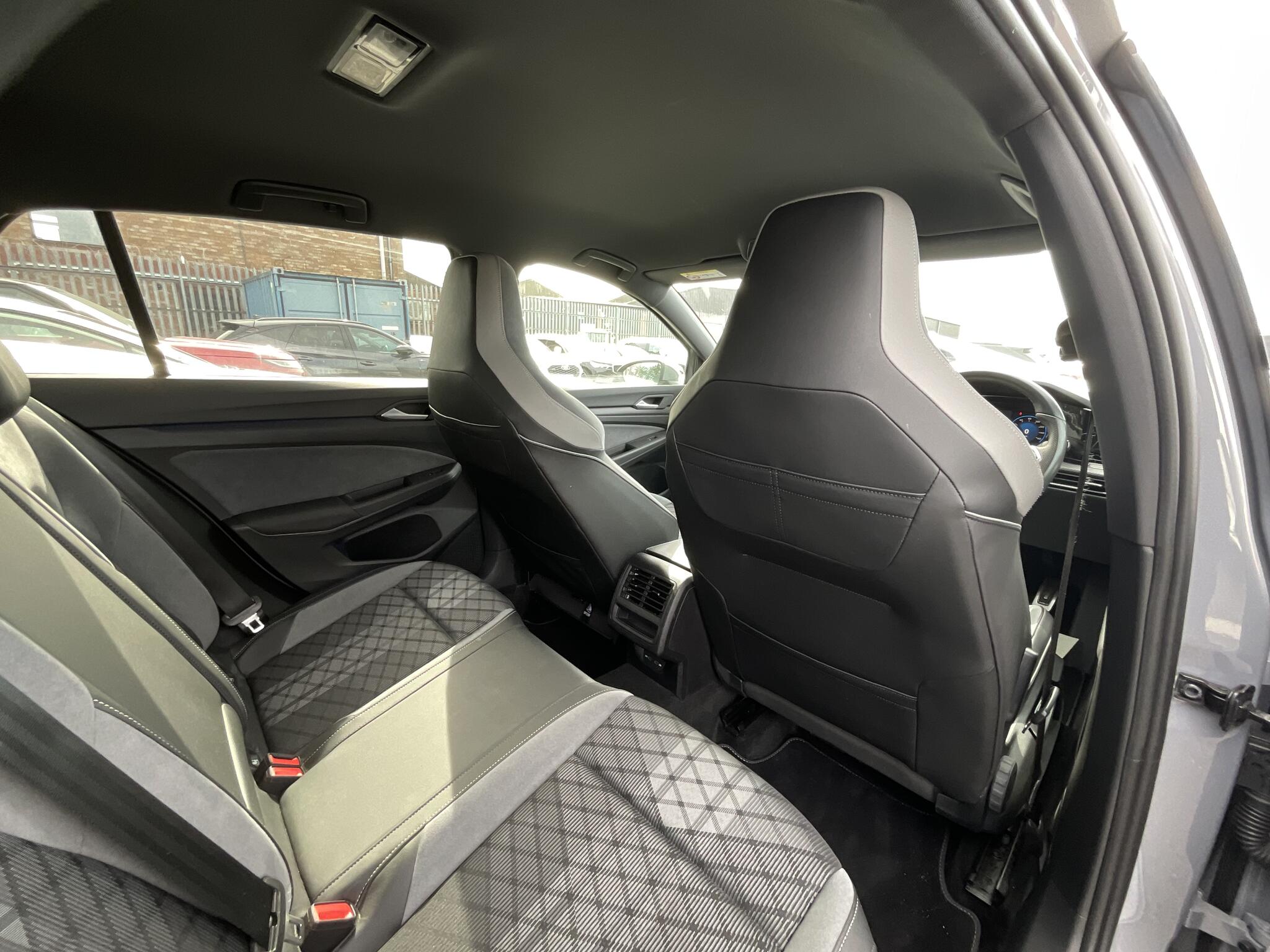 Volkswagen Golf view 10