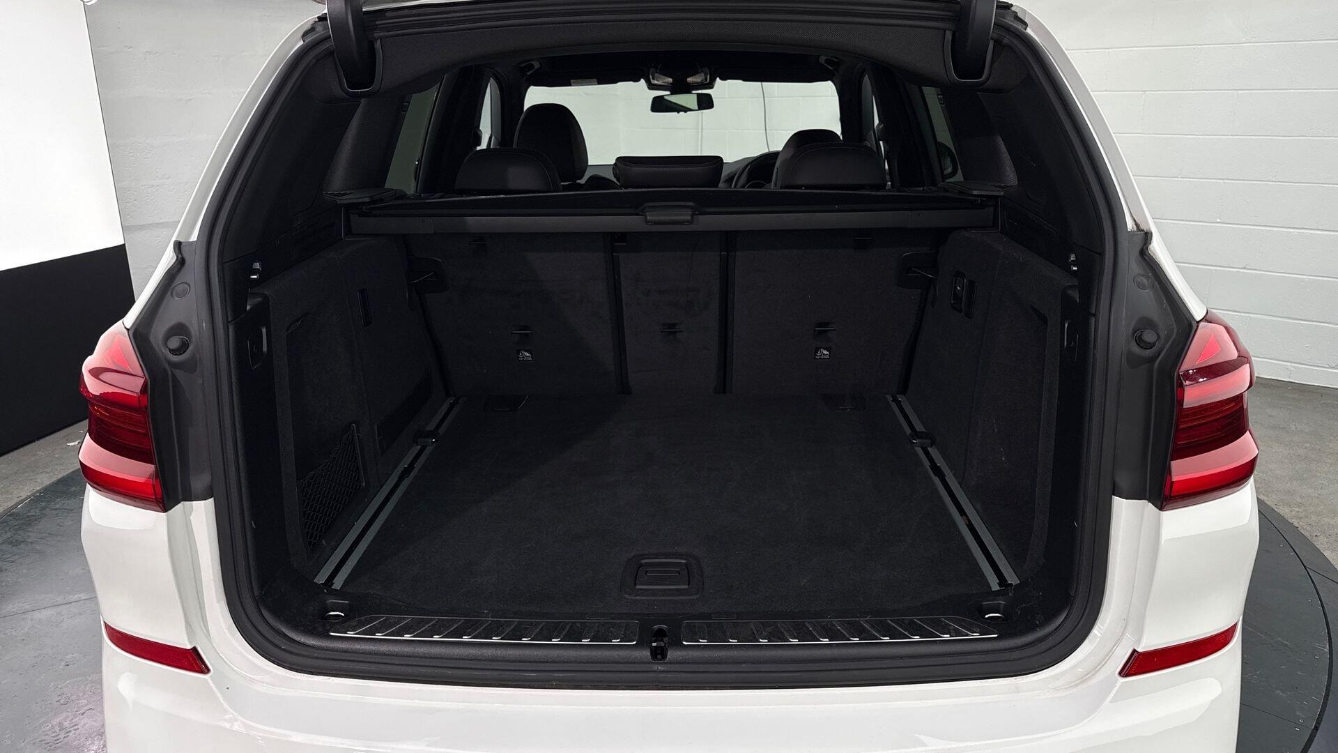 BMW X3 view 13