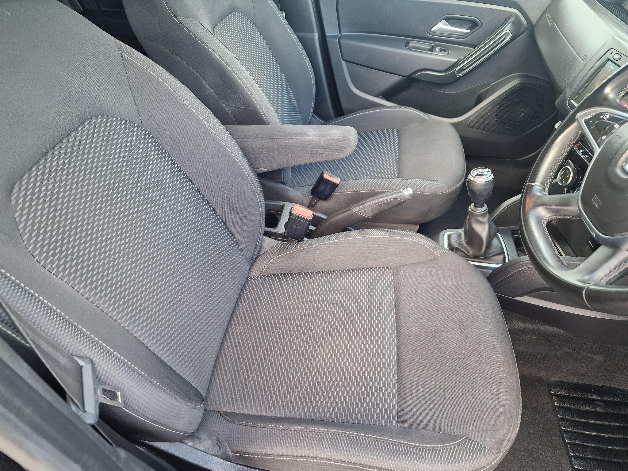 Dacia Duster view 18
