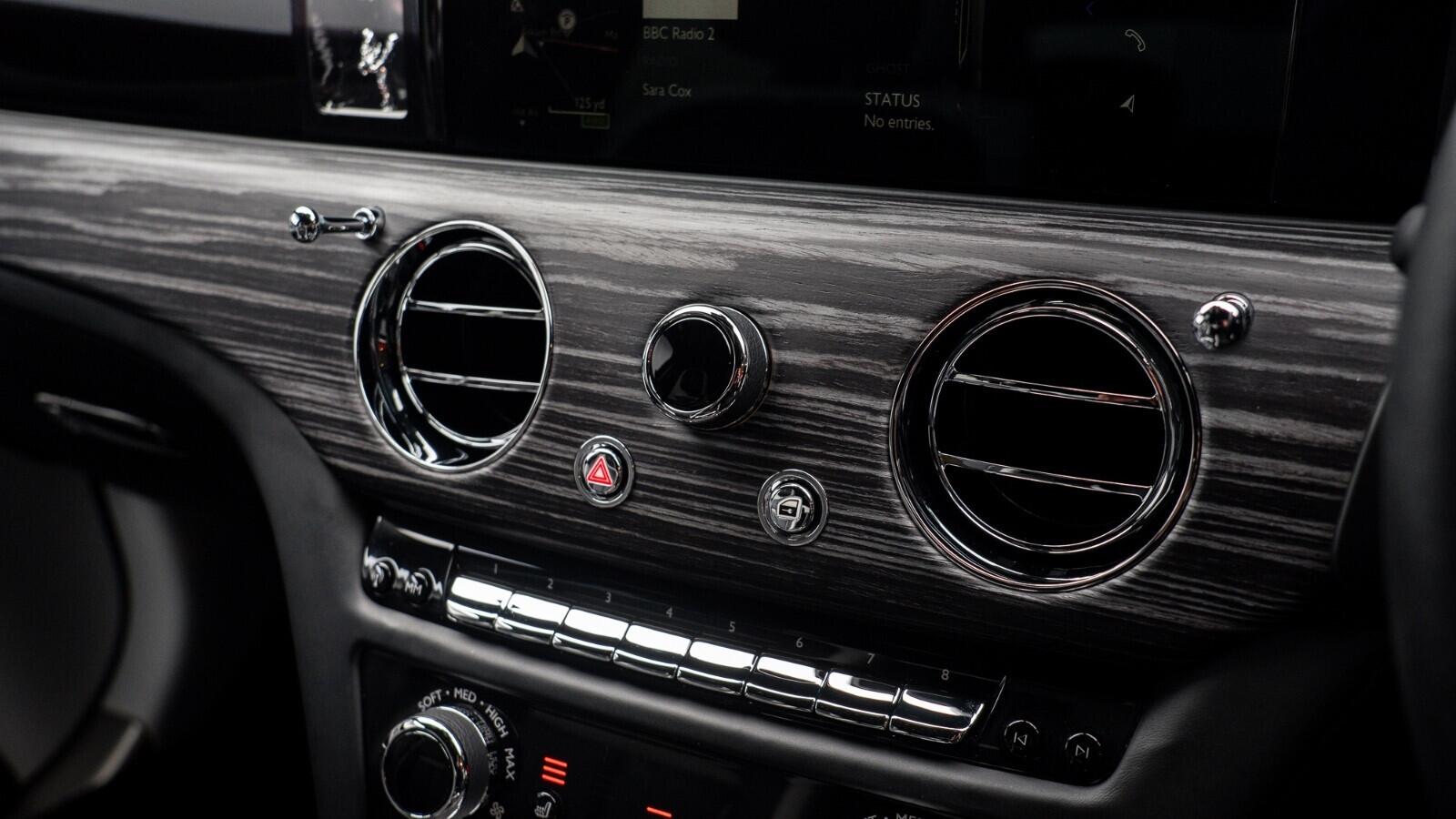 Rolls-Royce Ghost view 36