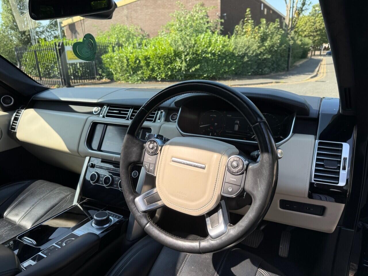 Land Rover Range Rover view 18