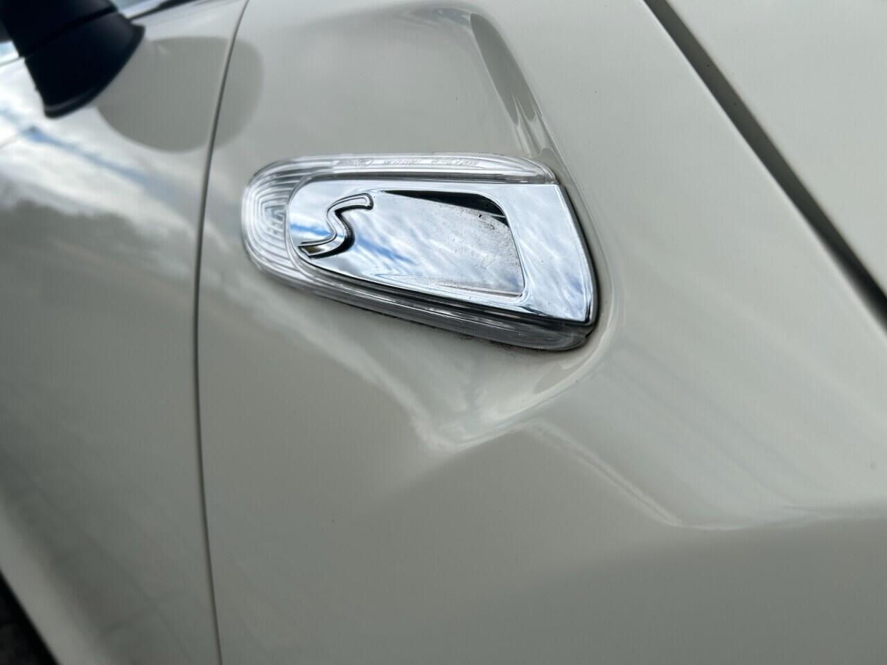 Mini Hatch view 19