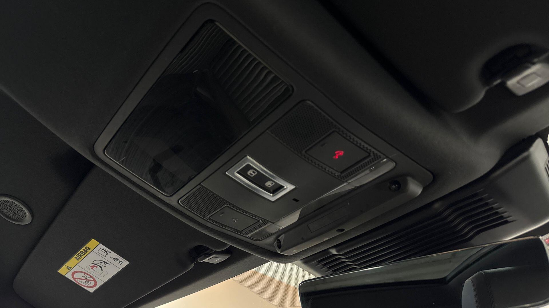 Land Rover Discovery Sport view 23