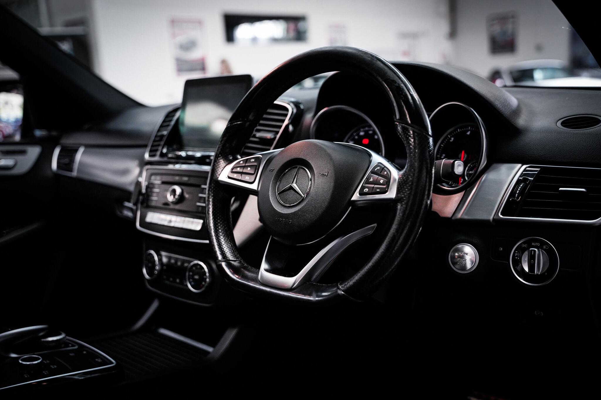 Mercedes-Benz GLE view 19