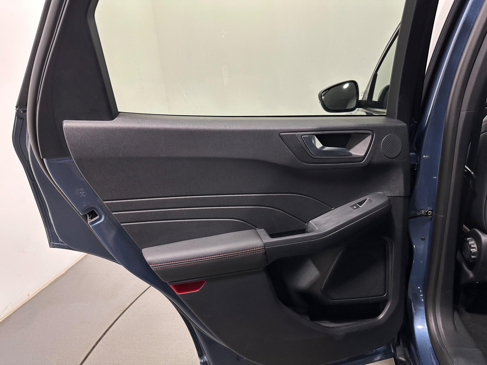 Ford Kuga view 40