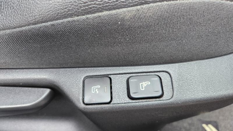 2011 Citroen C4 image 33