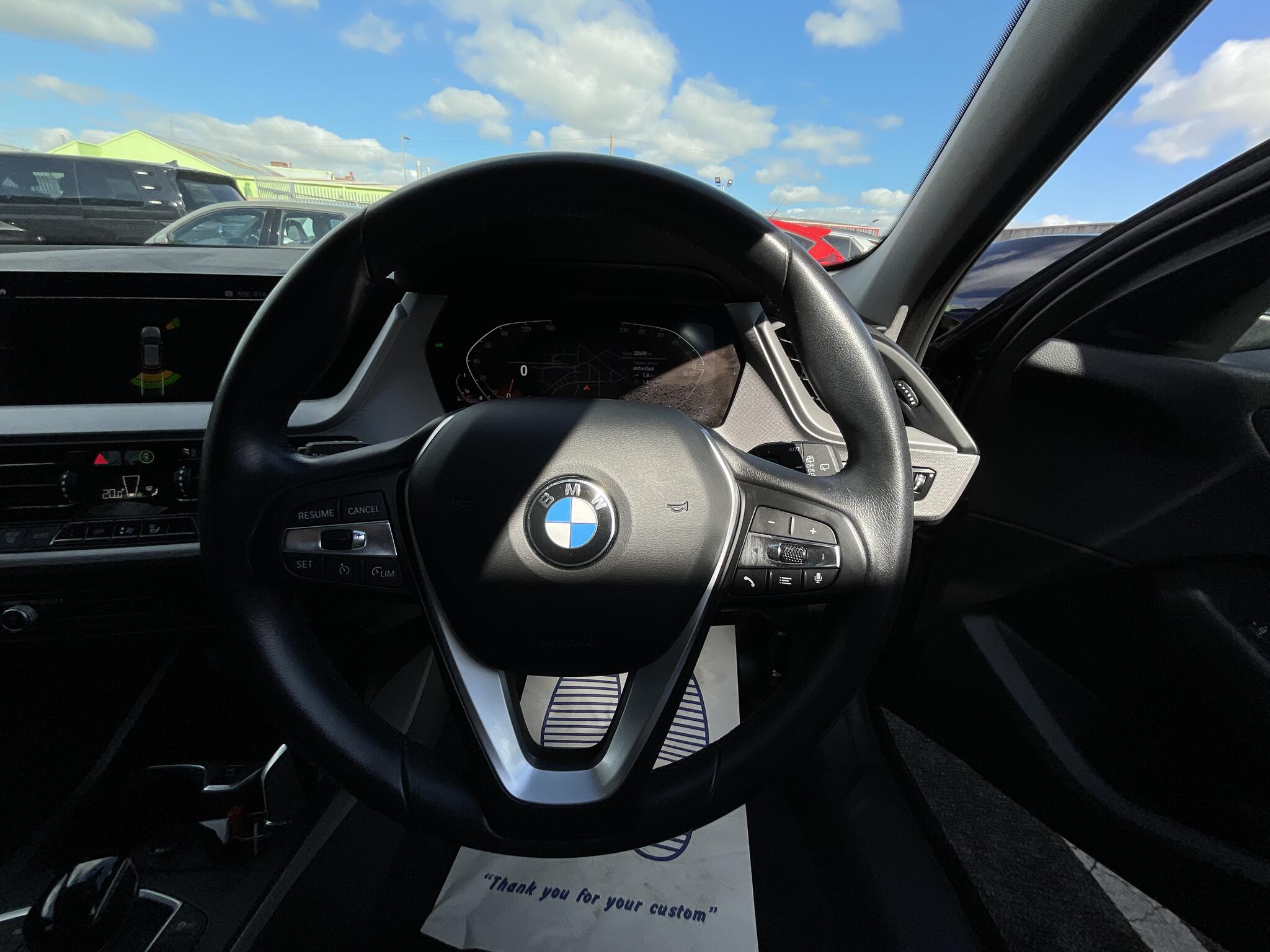 BMW 1 Series view 30