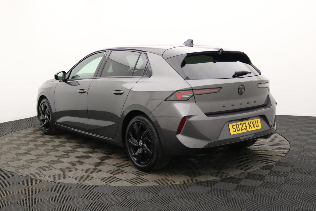 Vauxhall Astra view 7