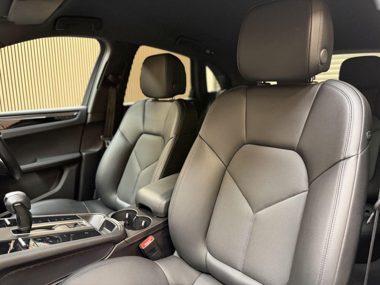 Porsche Macan view 23