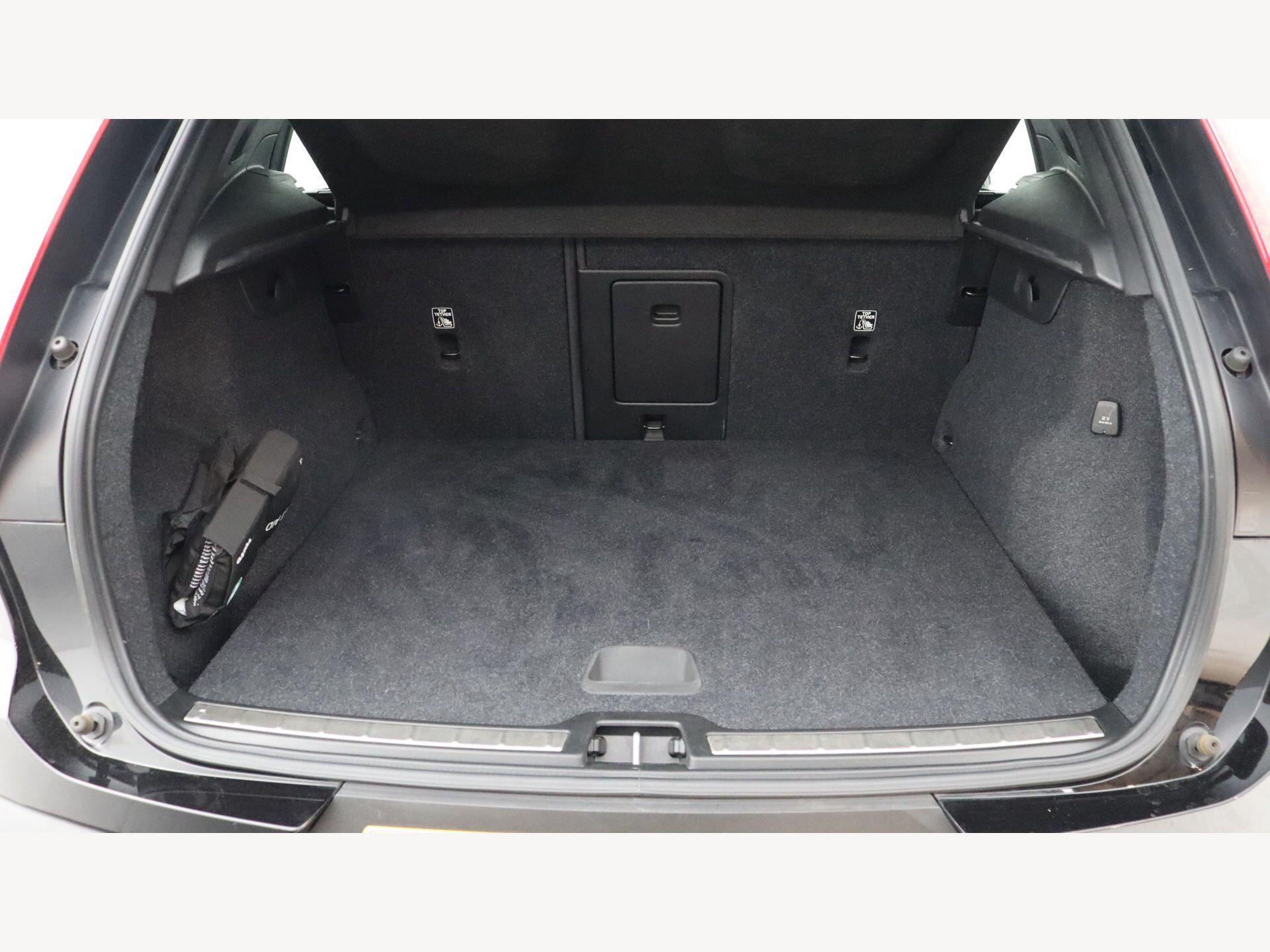 Volvo XC40 view 16