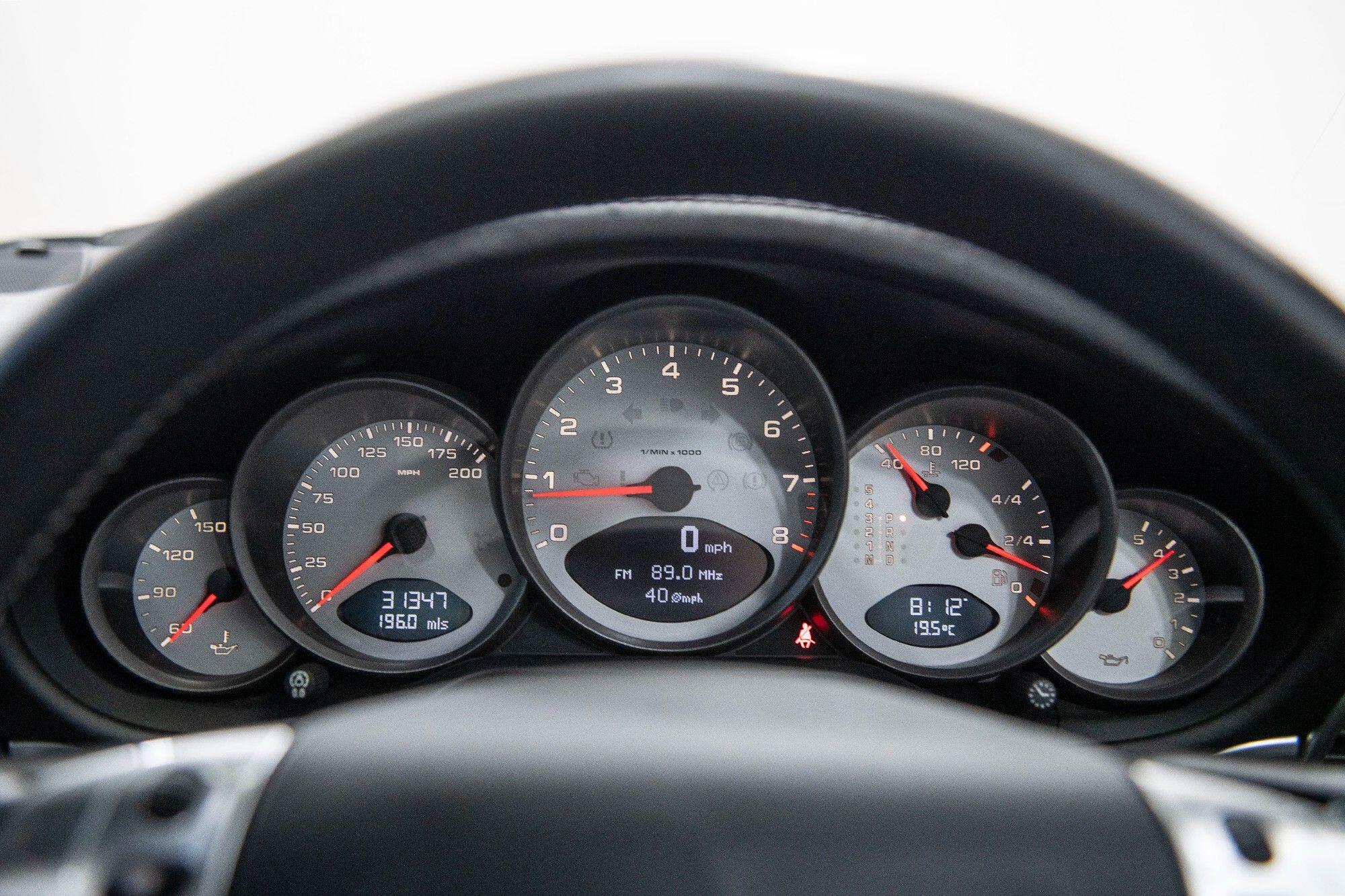 Porsche 911 view 14