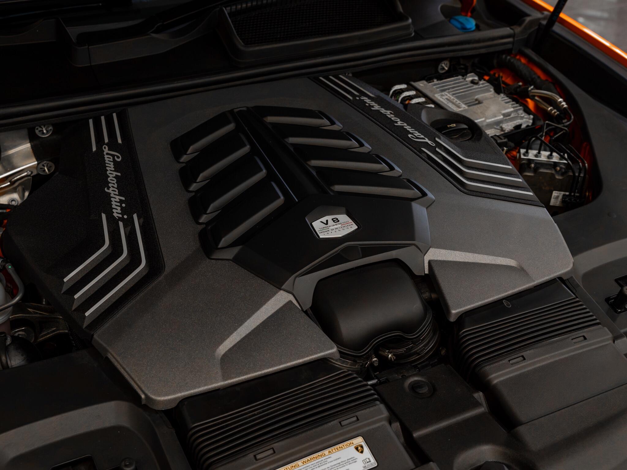 Lamborghini Urus view 35