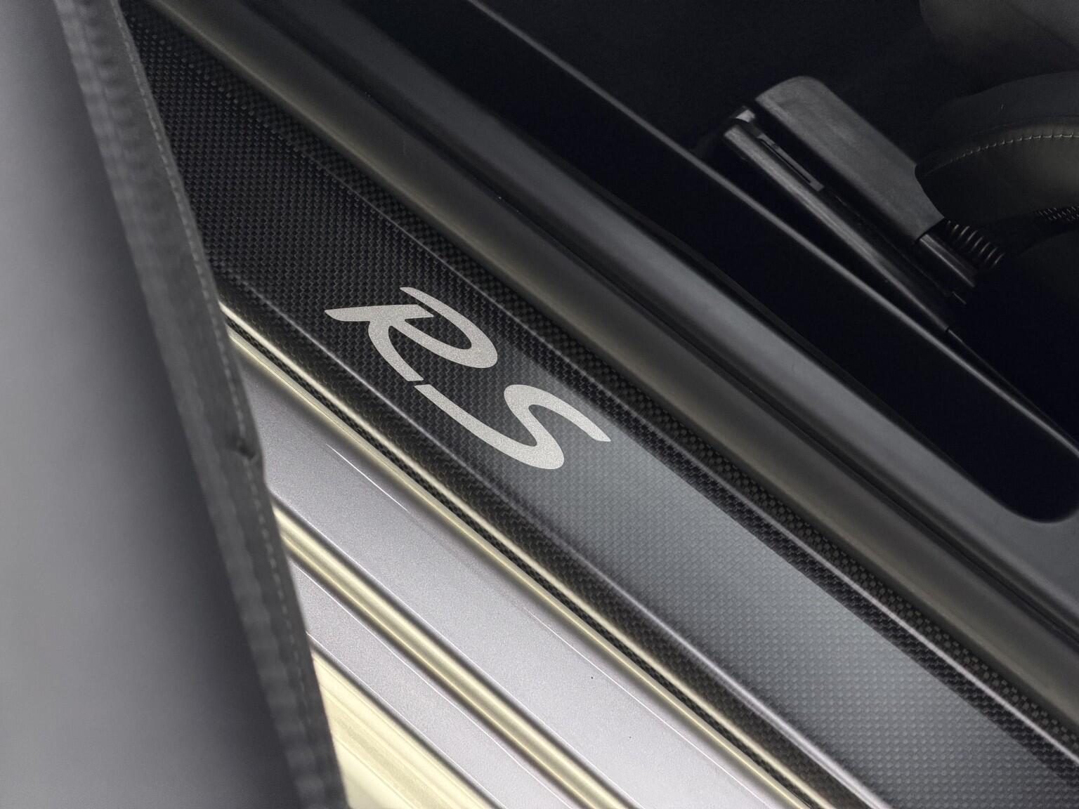 Porsche 911 view 62