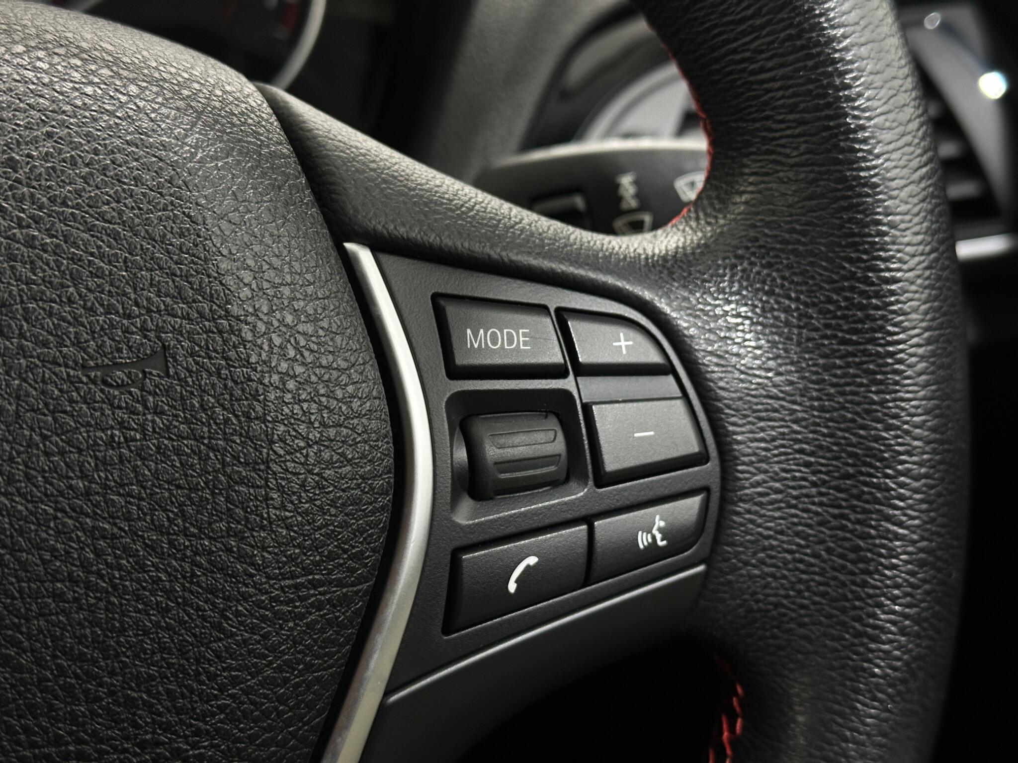 BMW 1 Series view 16