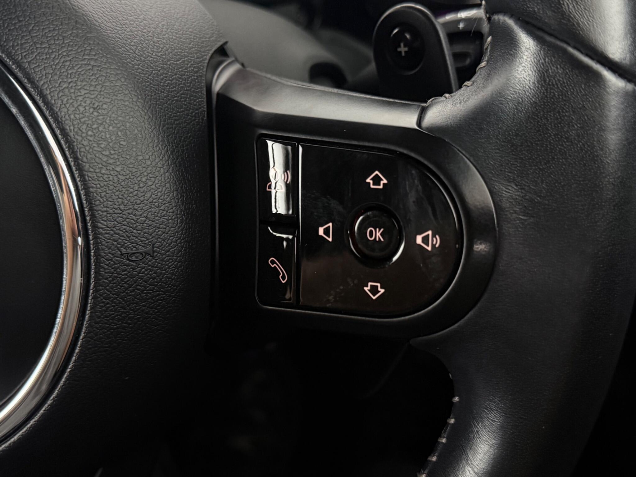Mini Convertible view 15