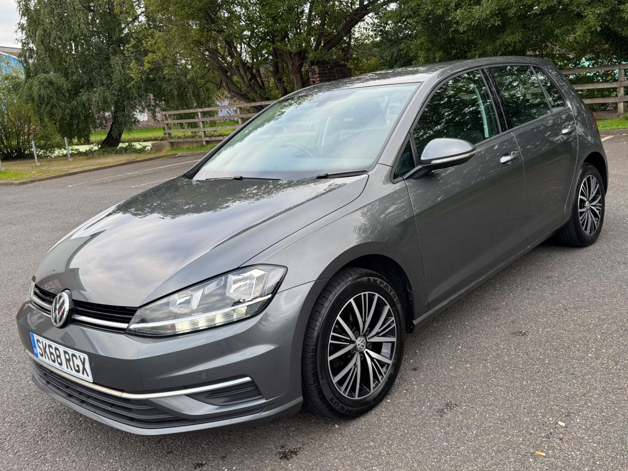 Volkswagen Golf view 10