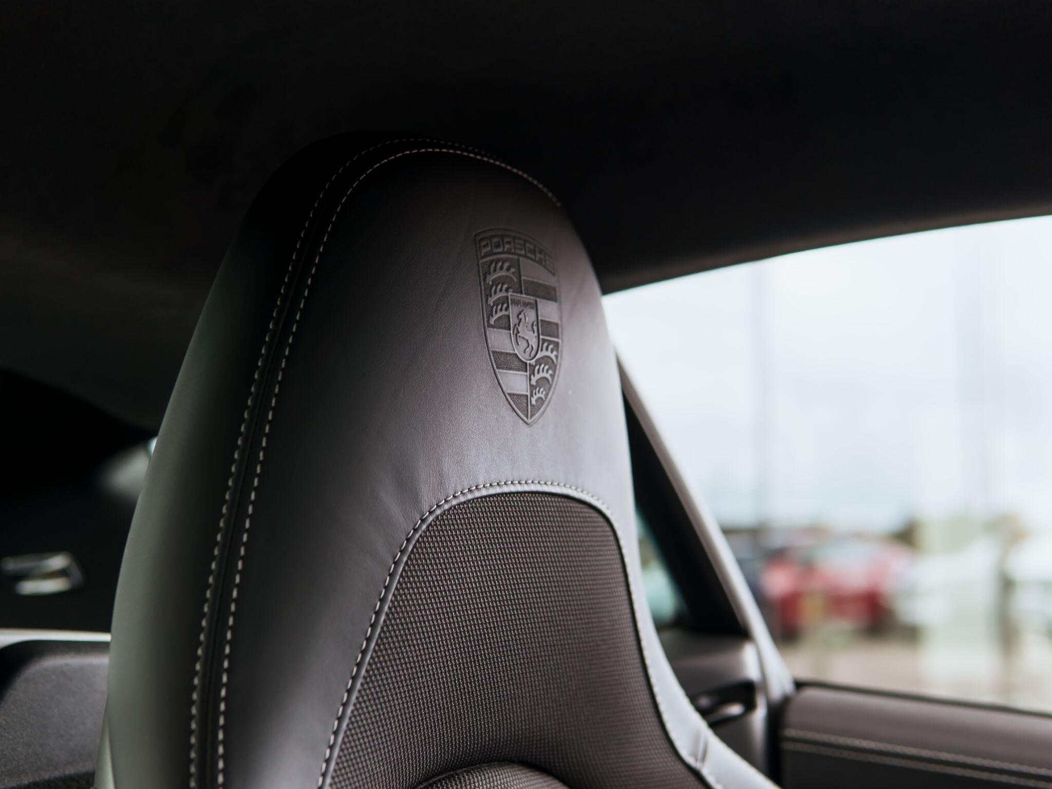 Porsche Cayman view 36