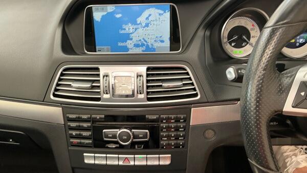 Mercedes-Benz E Class view 12
